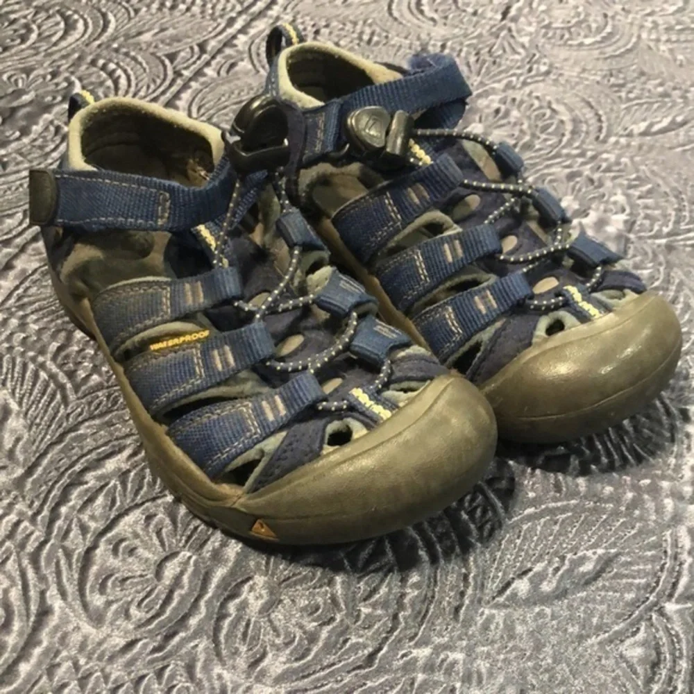 Keen kids size 13 sandals‎ blue